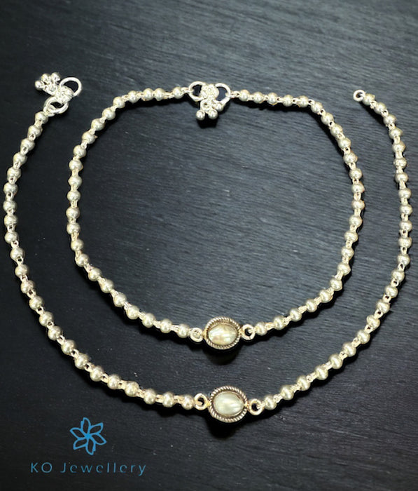 The Dasya Silver Pearl Anklets
