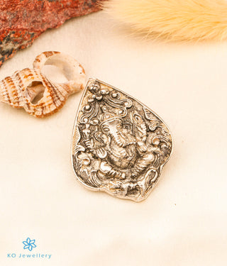 The Bhupati Silver Pendant/Brooch (Oxidised)
