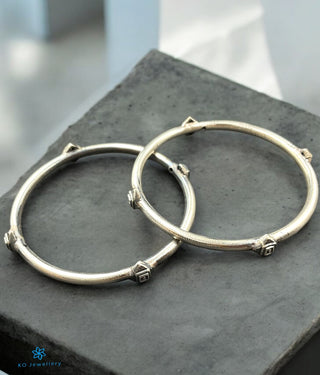 The Mayada Silver Bangle (Size 2.4)