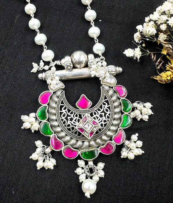 The Silver Pearl Kundan-Jadau Necklace