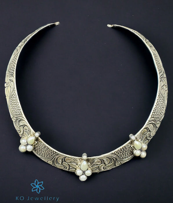 The Shanaya Silver Antique Hasli Necklace