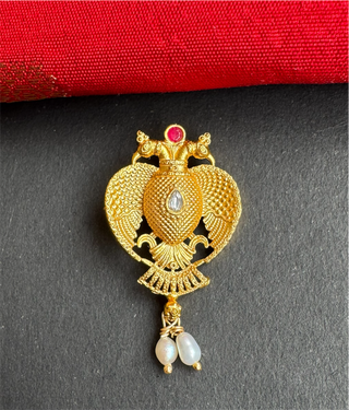 The Yashvi Silver Gandaberunda Pendant & Earrings (Pearl)