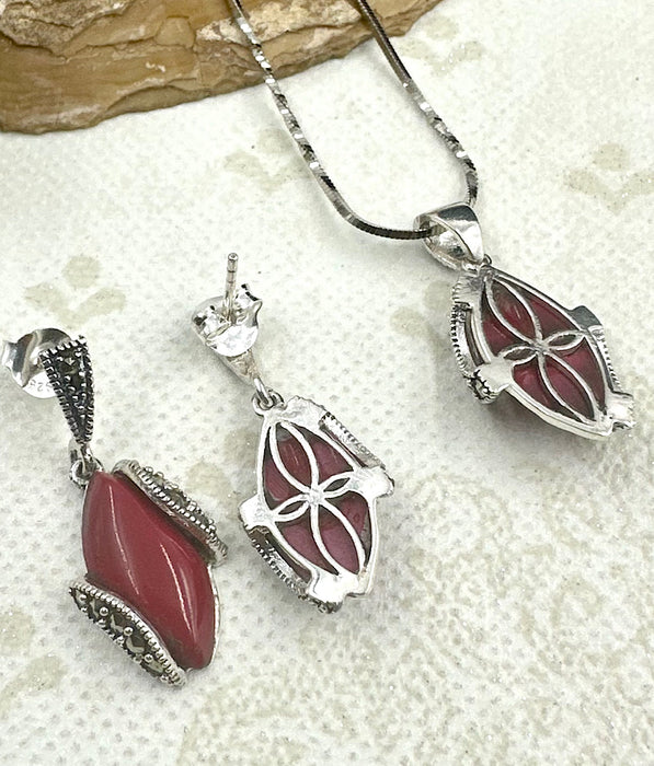 The Silver Marcasite Pendant Set (Red)