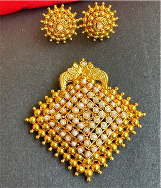 The Amitava Silver Square Pendant & Earrings - Pearl