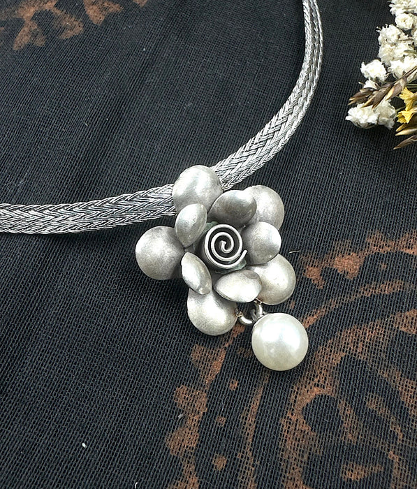 The Silver Necklace