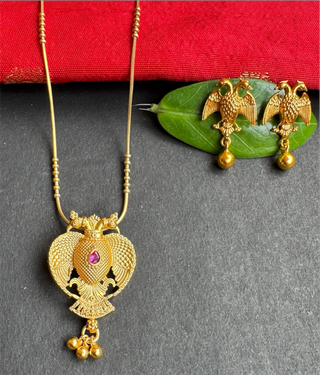 The Yashvi Silver Gandaberunda Pendant & Earrings (Pearl)