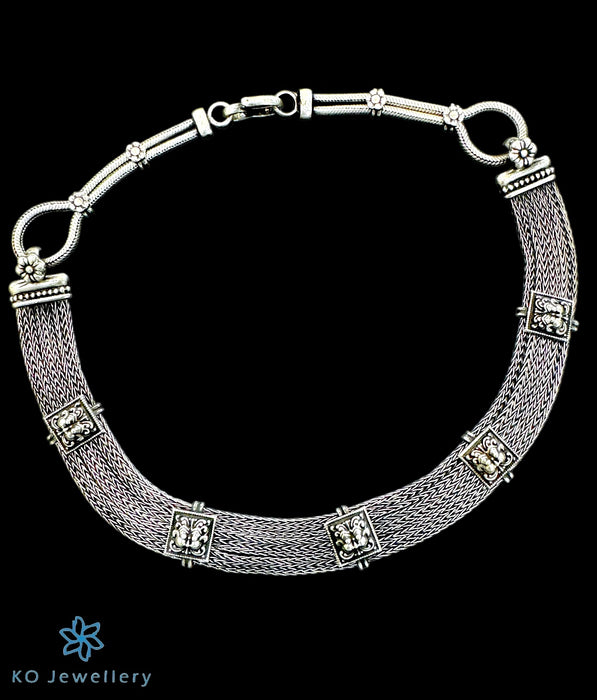 The Varutha Silver Tribal Necklace