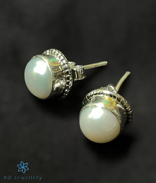 The Mukta Silver Gemstone Earstud