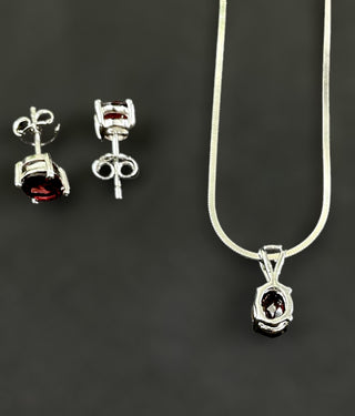 The Josie Silver Pendant Set (Garnet)