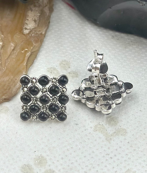 The Silver Marcasite Earstuds (Black)