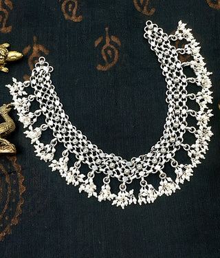 The Antique Silver Pearl Necklace