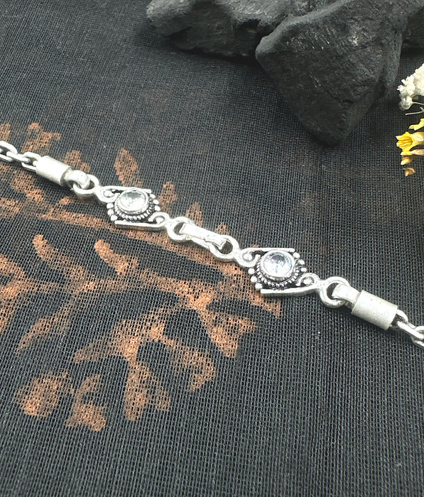 The Silver Gemstone Bracelet (white)