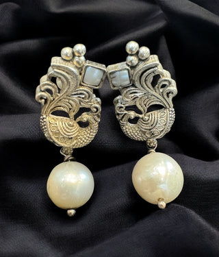 The Nimisha Silver Lakshmi Pearl Kasumala Necklace & Earrings