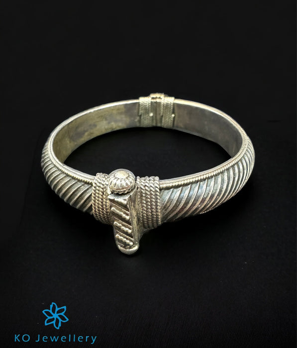 The Stripe Silver Antique Openable Bracelet (Size 2.4)