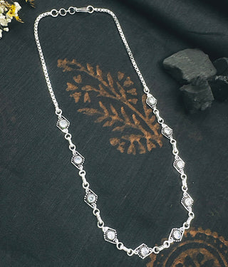 The Silver Gemstone Necklace (white)