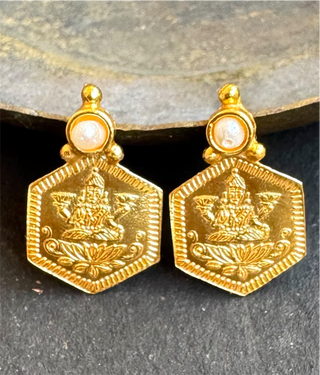 The Sadara Silver Kasu Lakshmi Earstuds (Pearl)