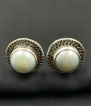The Irina Silver Gemstone Pearl Earstuds