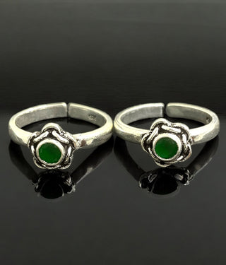 The Aakara Silver Gemstone Toe-Rings (Green)