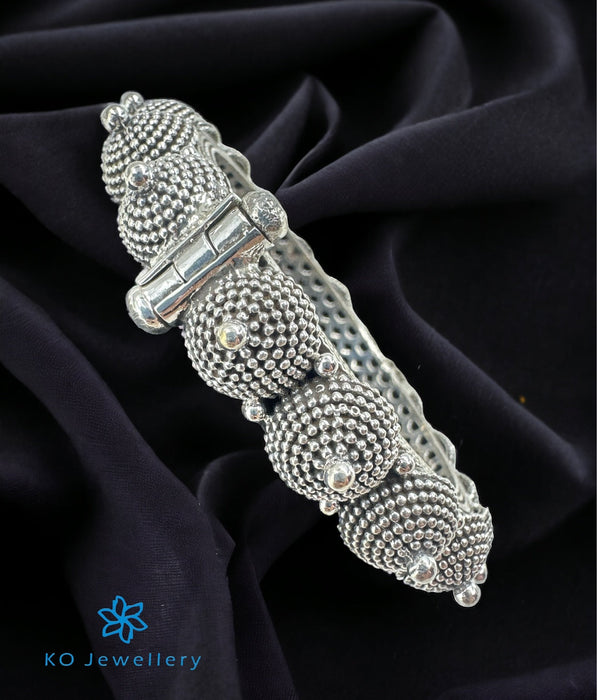 The Sadana Silver Openable Bracelet (Size 2.6)