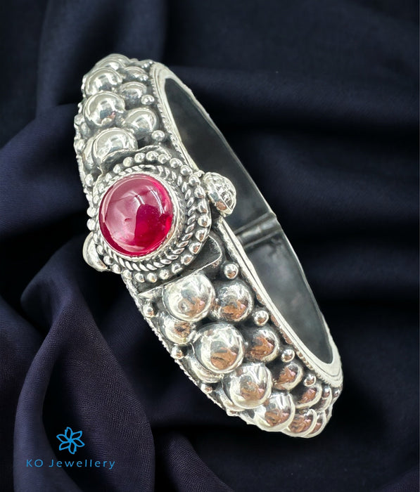 The Sagari Silver Openable Bracelet (Size 2.4)