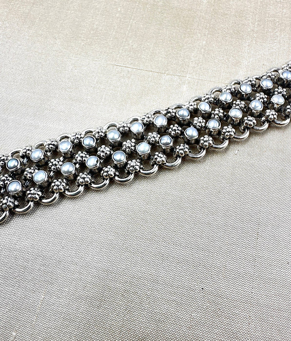 The  Silver Pearl Choker Necklace