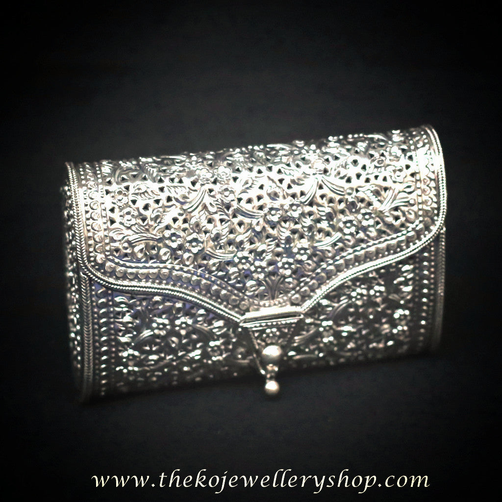 Silver ladies purse | Silver clutch purse, Purses, Vintage evening bags