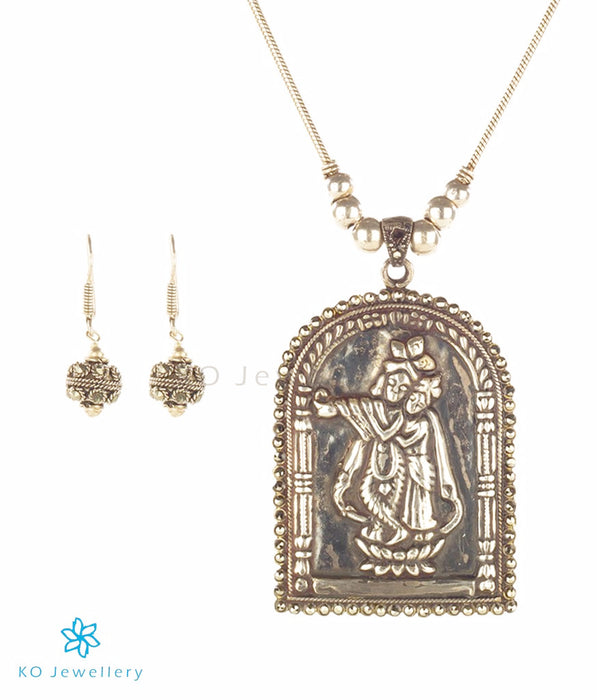 Revered Indian regional jewellery designs by Karwar Ornaments