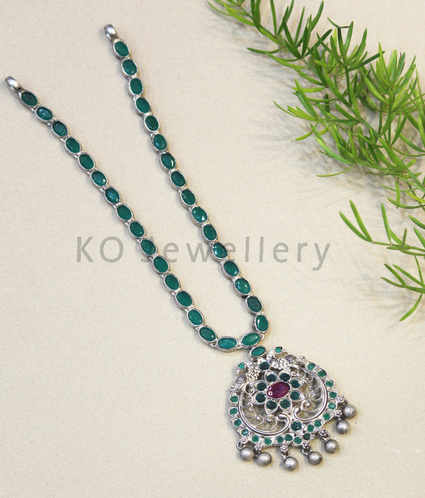 The Sachi Silver Peacock Kemp Necklace(Oxidised/Green)