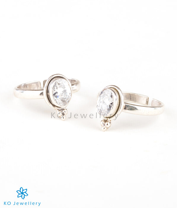 The Abhith Silver Toe-Rings (White)