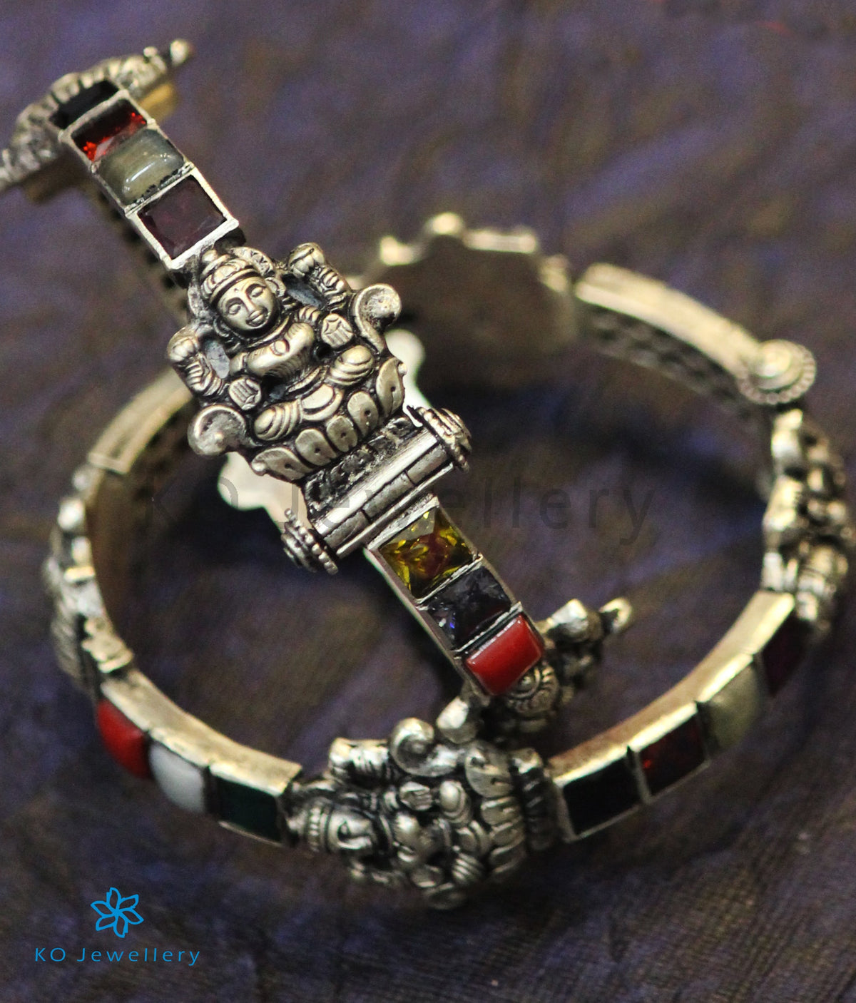 100 Gemstone Navratna Navgrah Bracelet at Rs 2099/piece in Delhi | ID:  21343022155
