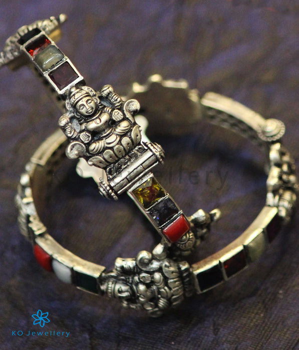 Navaratna 27 bead bracelet with gold lotus caps – Sacred Woods