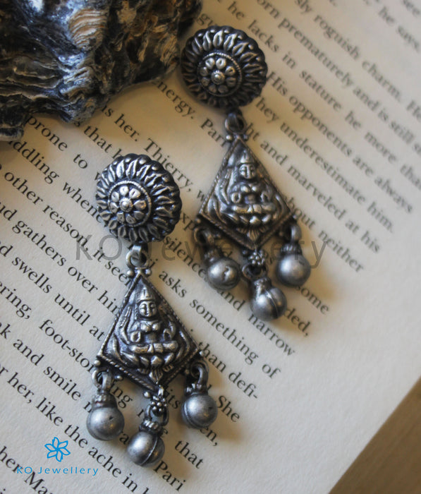 The Rudra Silver Thread Necklace