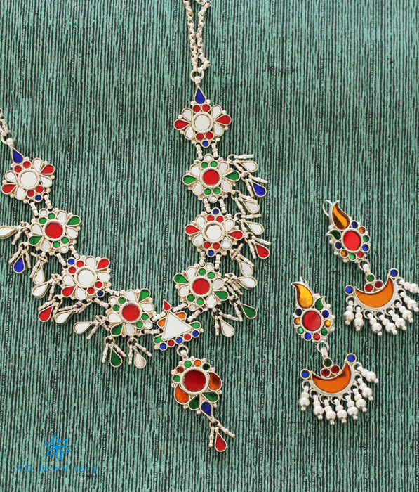 The akshara Silver Glass Necklace
