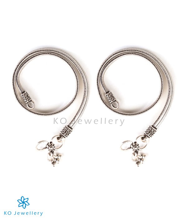 The Pranith Silver Anklets