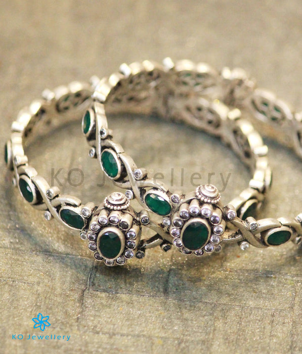 The Akriti Silver Kemp Bracelet (Green/Oxidised; Size 2.2/2.4/2.6/2.8)