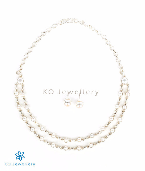 The Zukti Silver Pearl Necklace Set