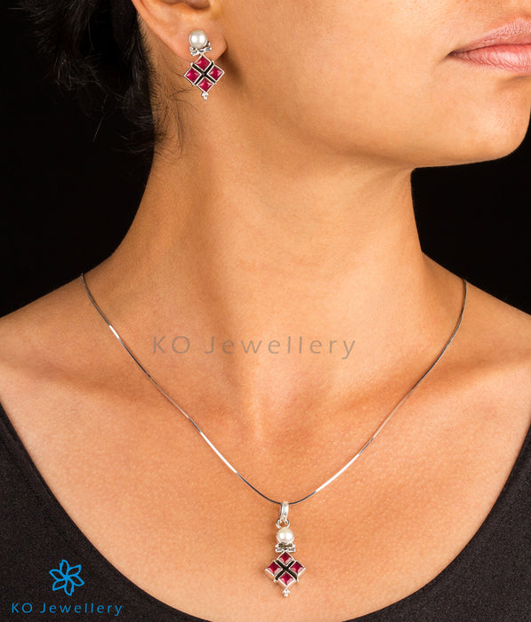 Purchase handcrafted gemstone jewellery online in India