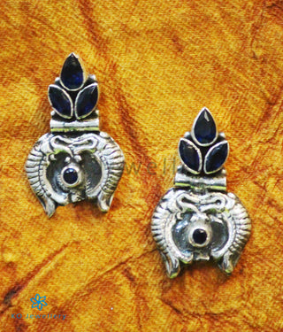 The Dhivara Silver Gemstone Fish Earrings (Black)