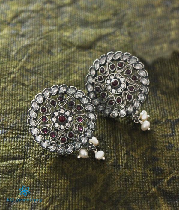 The Pavana Silver Earstuds(Red/White;Oxidised)