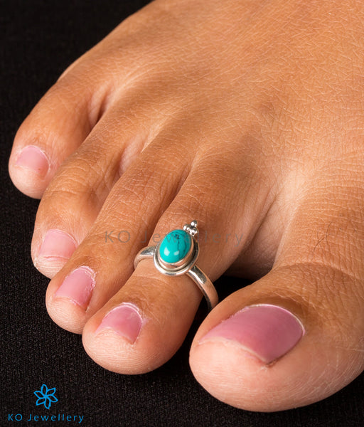 Handcrafted gemstone toe-rings India