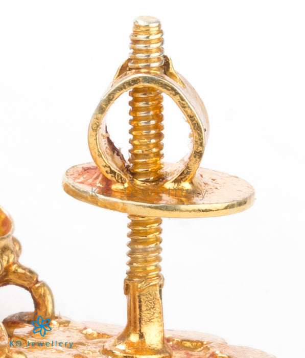 Gold plated earring with screw fastening