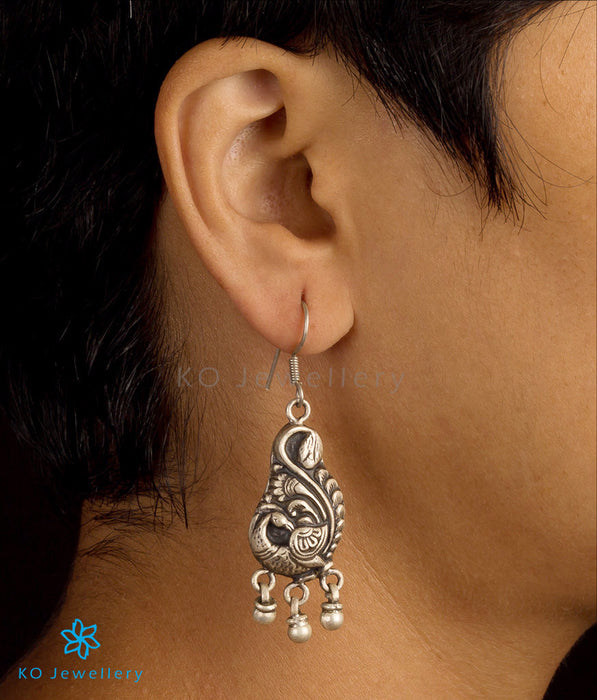 Easy to wear hook earrings in 925 silver