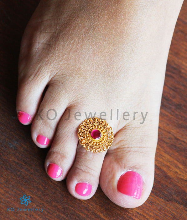 What is the origin and significance of toe rings worn by married Indian  women? - Quora