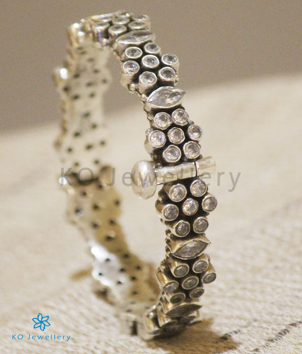The Yuvan Silver Gemstone Bracelet(White)
