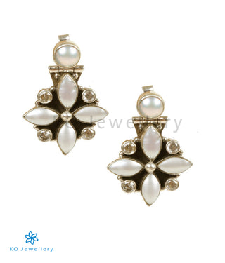 The Pushthi Silver Gemstone Earring(Pearl)