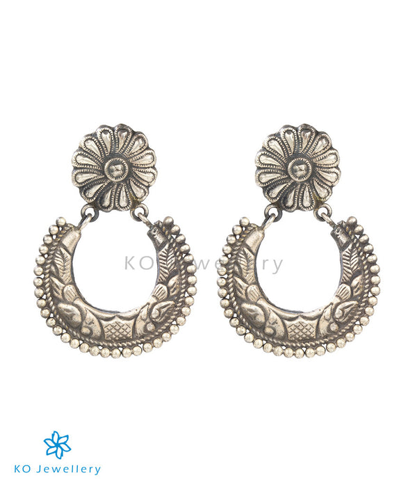 Vintage look floral motif pure silver earrings