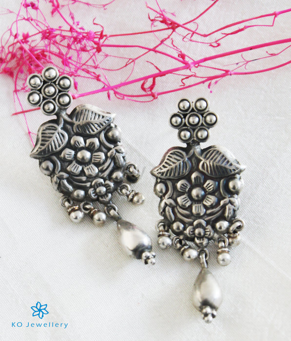 The Mansa Silver Earrings (Oxidised)