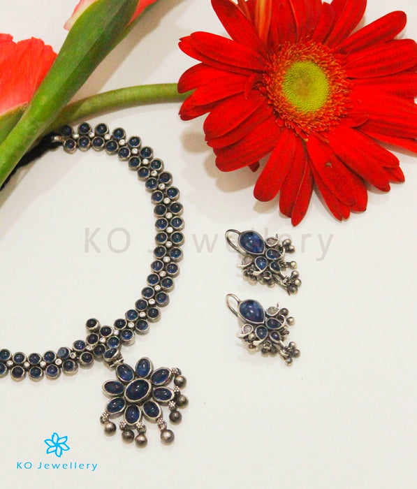 The Nivi Addige Silver Necklace (Blue/Oxidised)