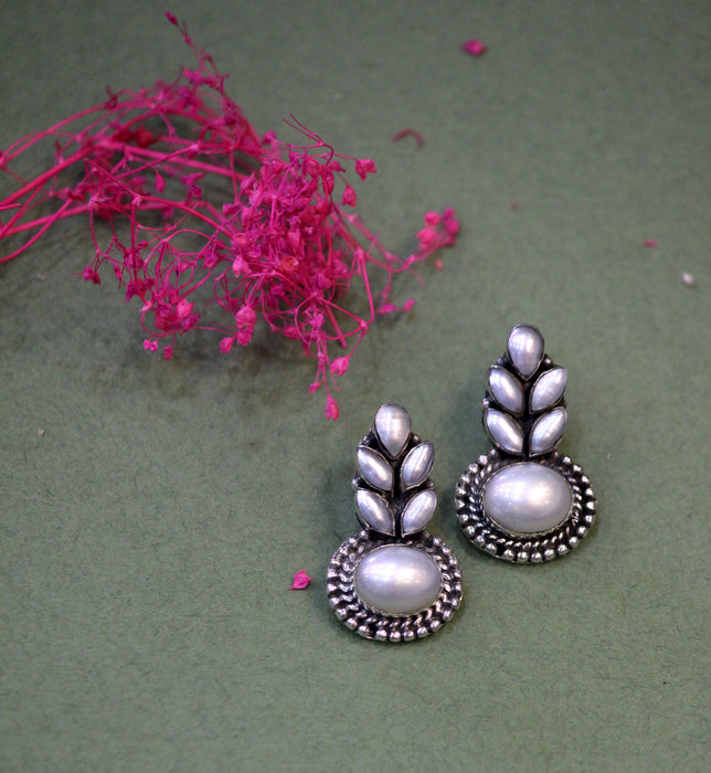The Ekiya Silver Gemstone Earrings (Pearl)