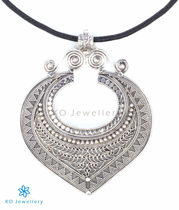 The Hrdha Silver Pendant